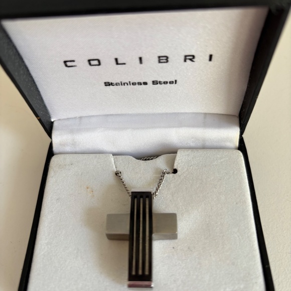 Colibri Stainless Steel Cross on Chain - Picture 1 of 6